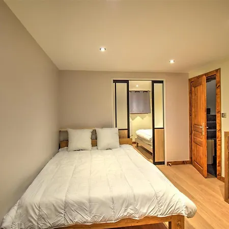 Spacieux A Avec Poele A Bois Et Wi-fi - Fr-1-524-126 *