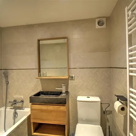 Spacieux A Avec Poele A Bois Et Wi-fi - Fr-1-524-126