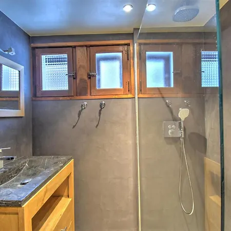 Spacieux A Avec Poele A Bois Et Wi-fi - Fr-1-524-126 Morzine