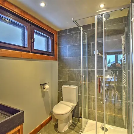 Chalet Spacieux A Avec Poele A Bois Et Wi-fi - Fr-1-524-126 Morzine